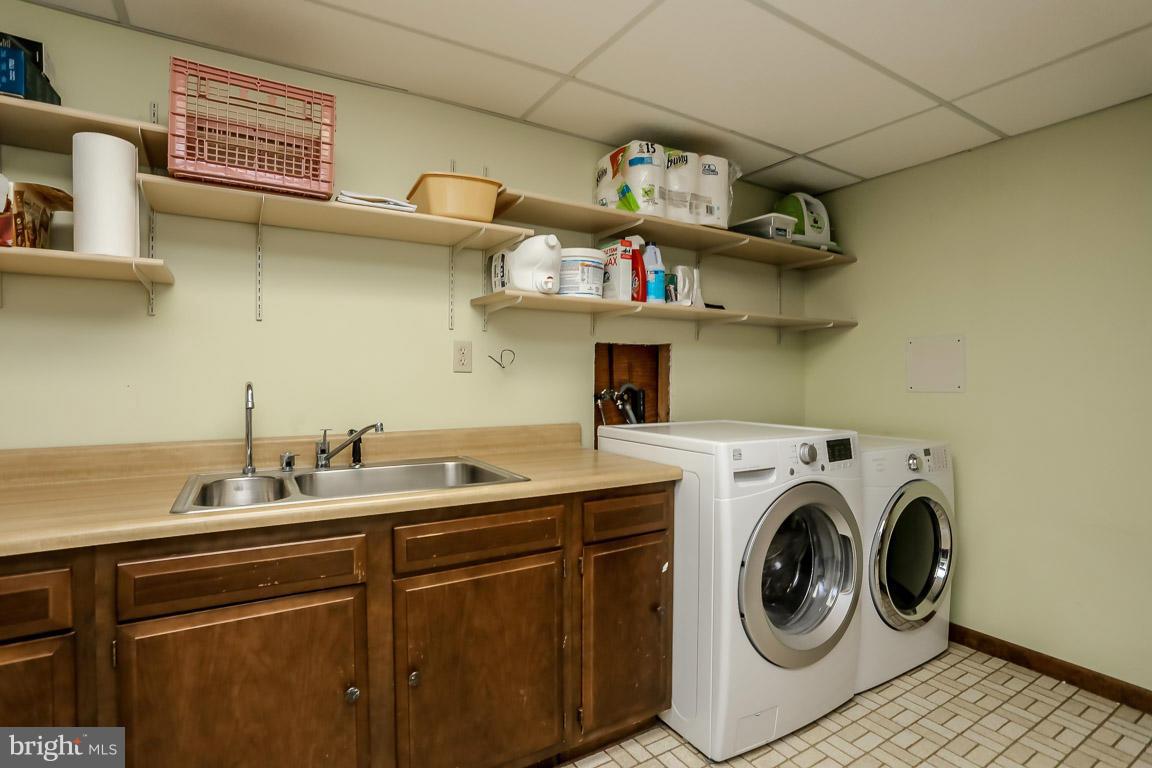 3828 Dumfries Road Catlett, VA 20119 - Photo 20 of 30 In-Law Kitchen & Laundry