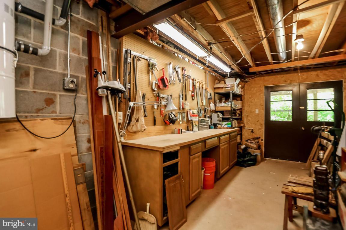 3828 Dumfries Road Catlett, VA 20119 - Photo 21 of 30 Workshop with Double Door Entry