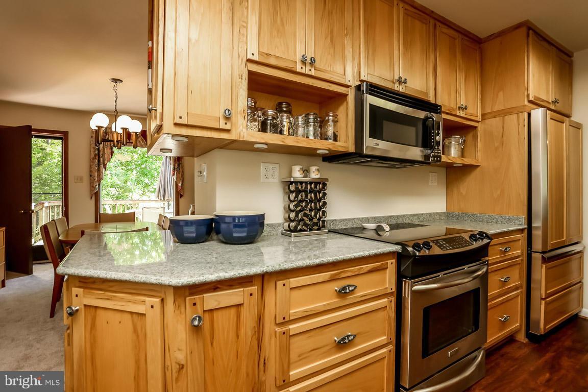 3828 Dumfries Road Catlett, VA 20119 - Photo 6 of 30 Granite Kitchen
