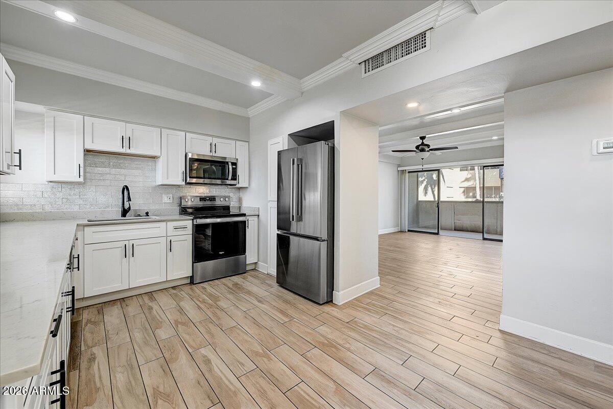 349 East Thomas Road, Unit E302 Phoenix, AZ 85012 - Photo 1 of 16 Gallery Image 1