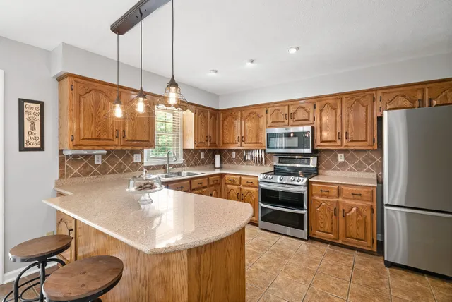 $675,000 | 915 Rocky Hollow Road, Erin, TN 37061