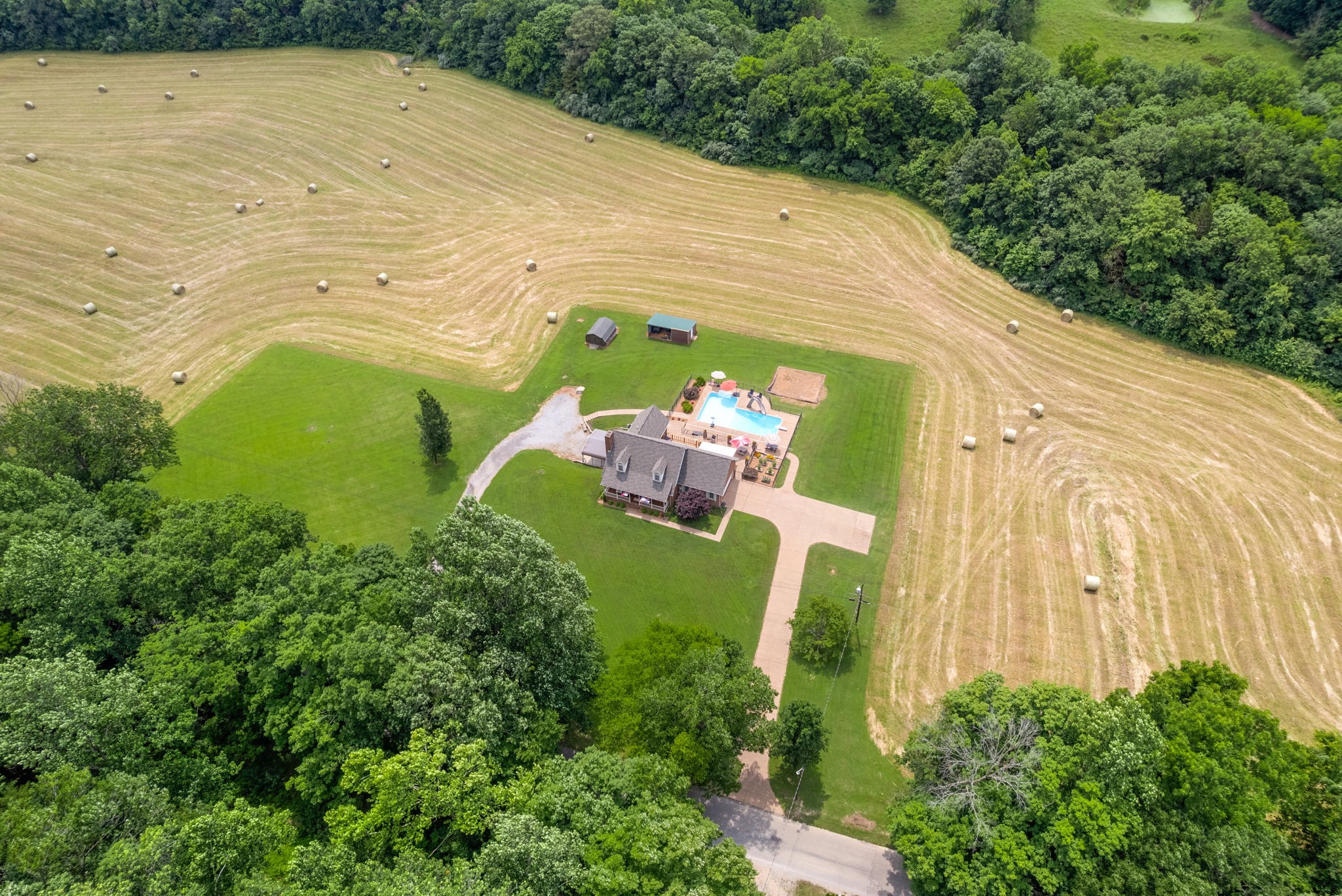 915 Rocky Hollow Road Erin, TN 37061 - Photo 38 of 49 a view of a fountain