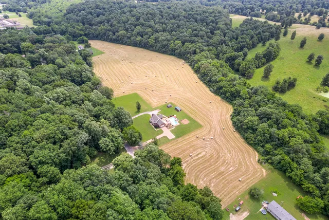 $675,000 | 915 Rocky Hollow Road, Erin, TN 37061