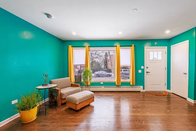 $549,900 | 3702 West George Street, Chicago, IL 60618