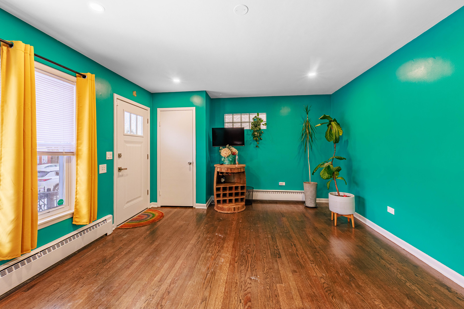 3702 West George Street Chicago, IL 60618 - Photo 5 of 20 a hallway with a large window