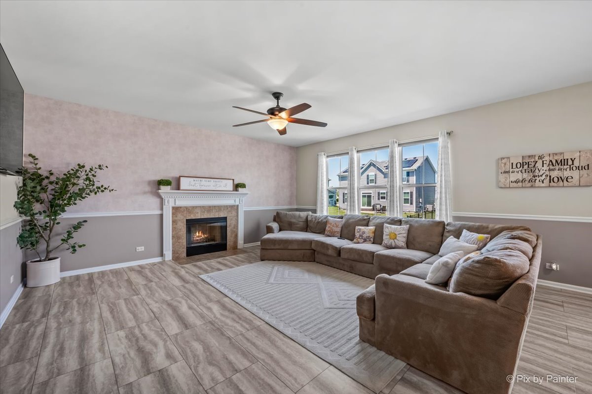 12266 Butler Lane Huntley, IL 60142 - Photo 7 of 38