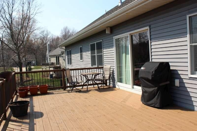 16072 Surrey Way Spring Lake, MI 49456 - Photo 28 of 34 deck-800