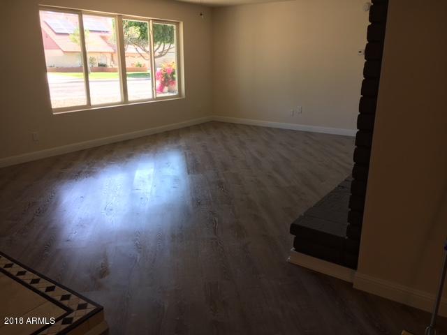 534 East Winged Foot Road Phoenix, AZ 85022 - Photo 13 of 39 LIVING ROOM