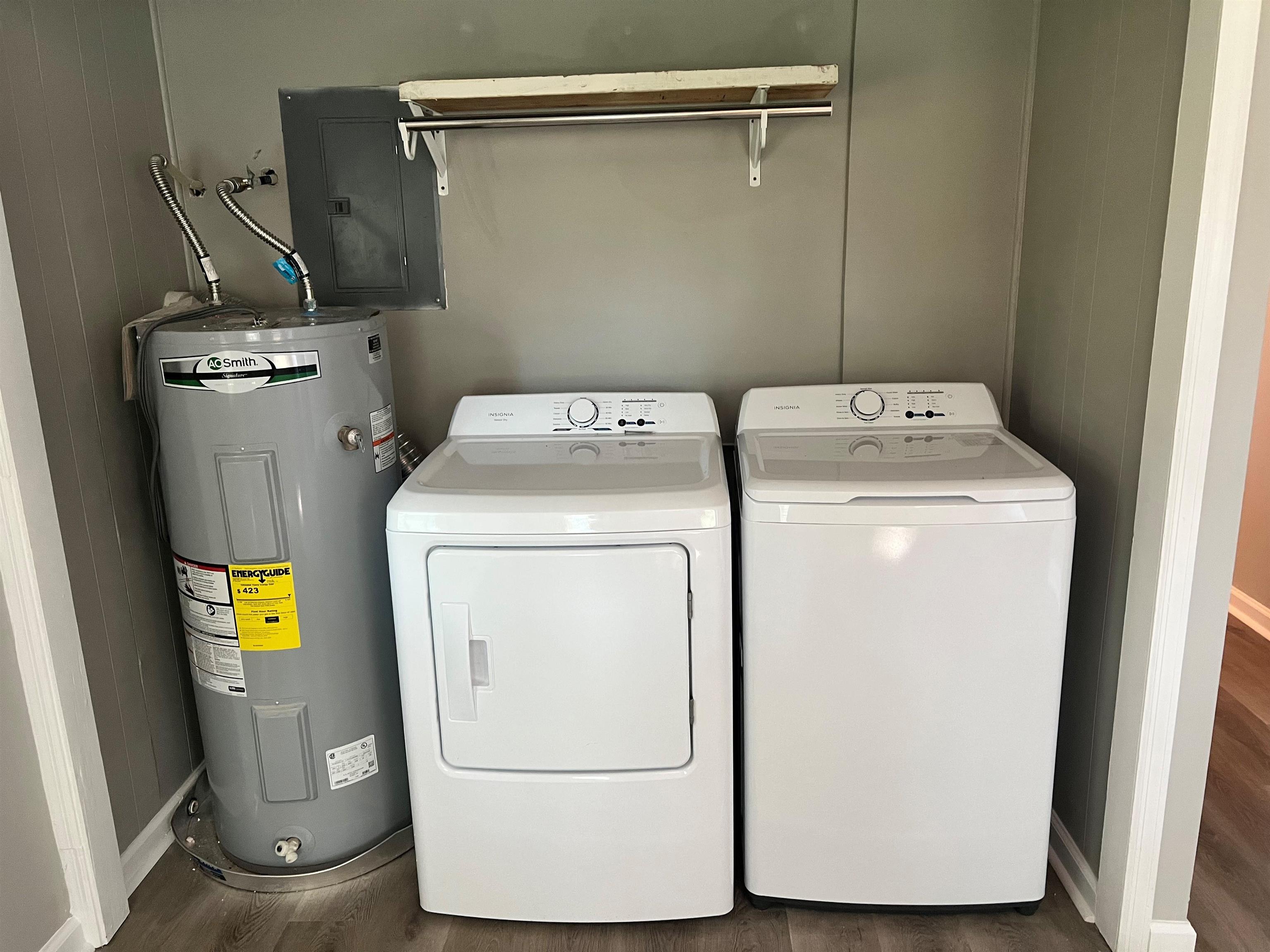 549 South Rowlett Street Collierville, TN 38017 - Photo 8 of 27 a utility room with dryer and washer
