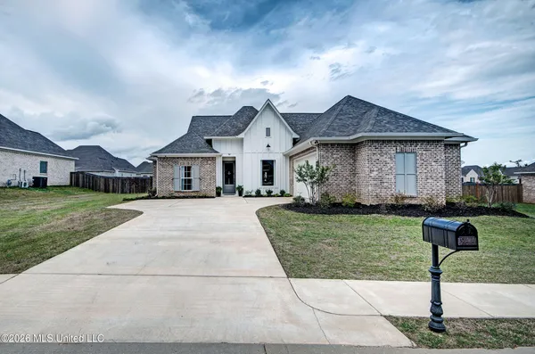 $422,500 | 966 Glenwild Circle, Canton, MS 39046