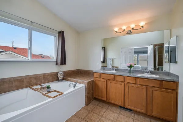 $505,000 | 2321 Ferdinand Lane, Montgomery, IL 60538