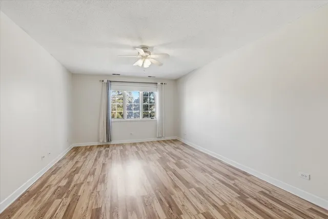 $283,000 | 7711 West Oak Ridge Court, Unit 2A, Palos Heights, IL 60463