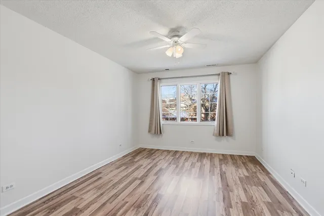 $283,000 | 7711 West Oak Ridge Court, Unit 2A, Palos Heights, IL 60463