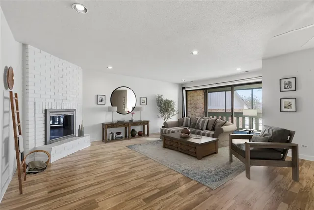 $283,000 | 7711 West Oak Ridge Court, Unit 2A, Palos Heights, IL 60463