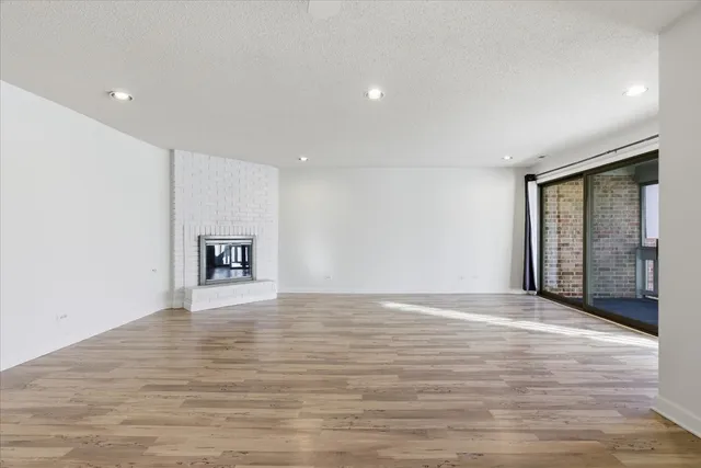 $283,000 | 7711 West Oak Ridge Court, Unit 2A, Palos Heights, IL 60463