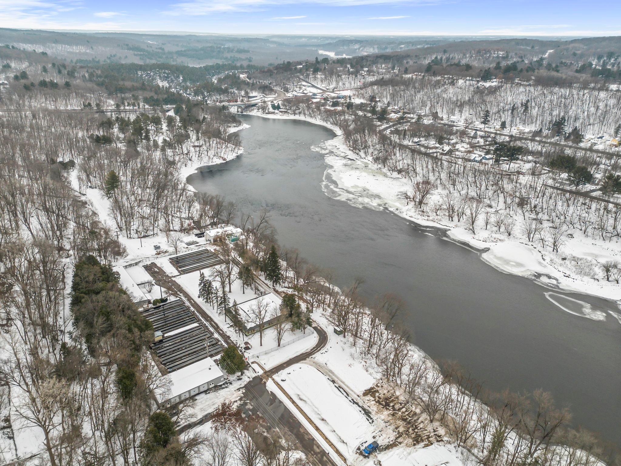 132 South Washington Street St. Croix Falls, WI 54024 - Photo 4 of 69