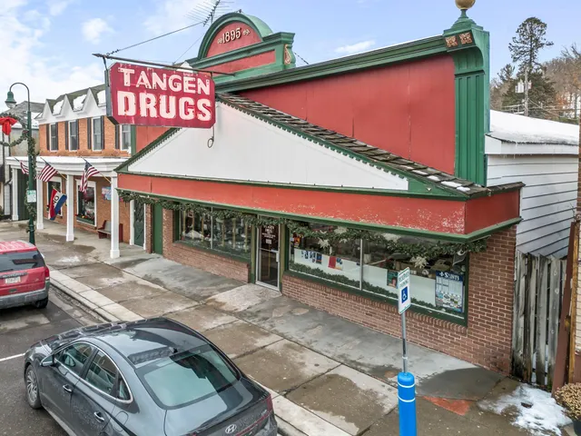 $177,000 | 132 South Washington Street, St. Croix Falls, WI 54024