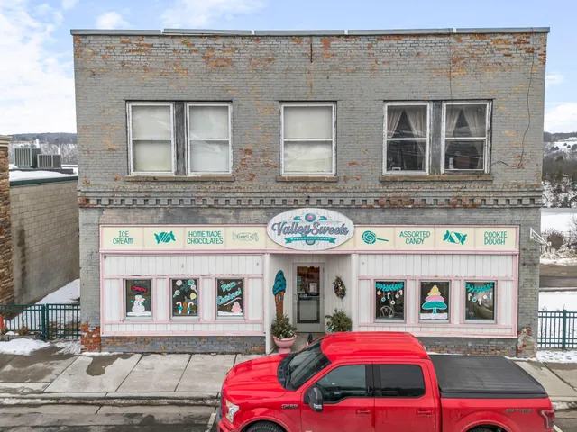 $177,000 | 132 South Washington Street, St. Croix Falls, WI 54024