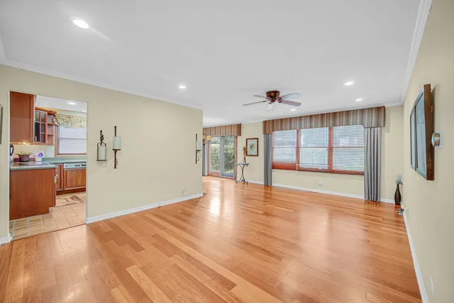 $3,495 | 933 Shambliss Lane, Buffalo Grove, IL 60089