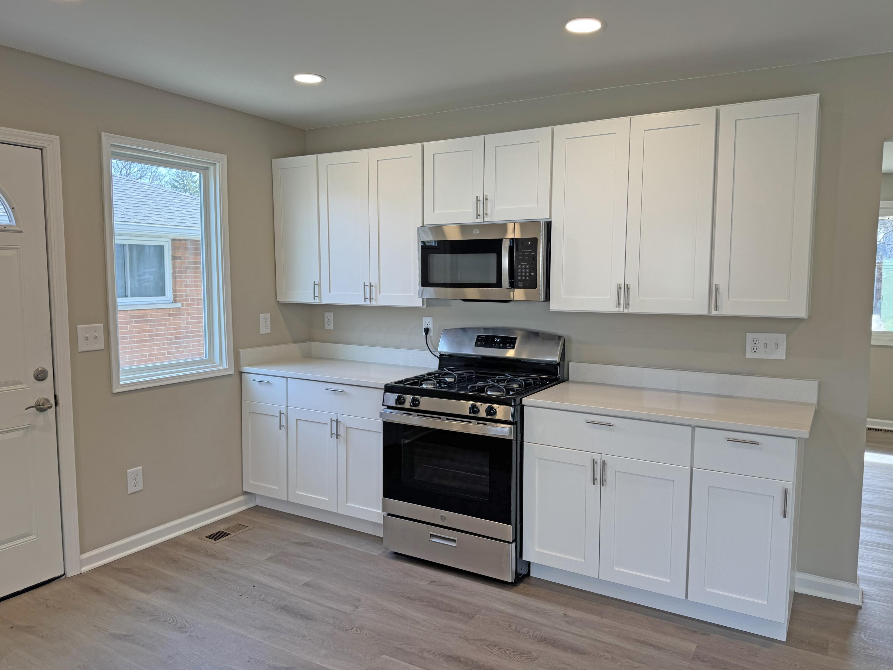 1767 Woodcrest Road Columbus, OH 43232 - Photo 9 of 29 IMG_0829