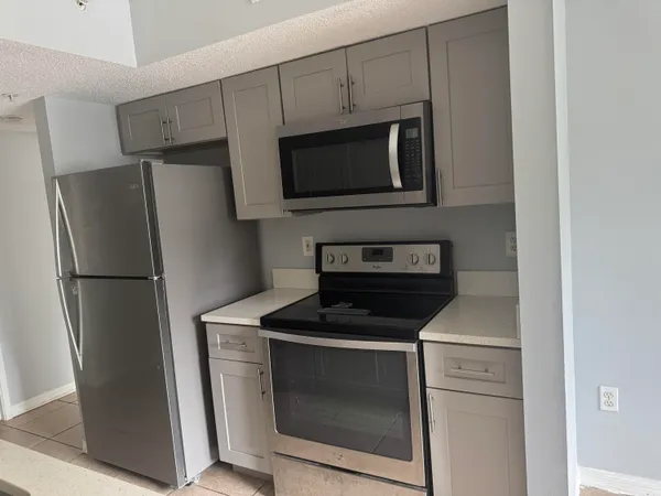 $1,450 | 1670 North 42ND Circle, Unit 105, Vero Beach, FL 32967
