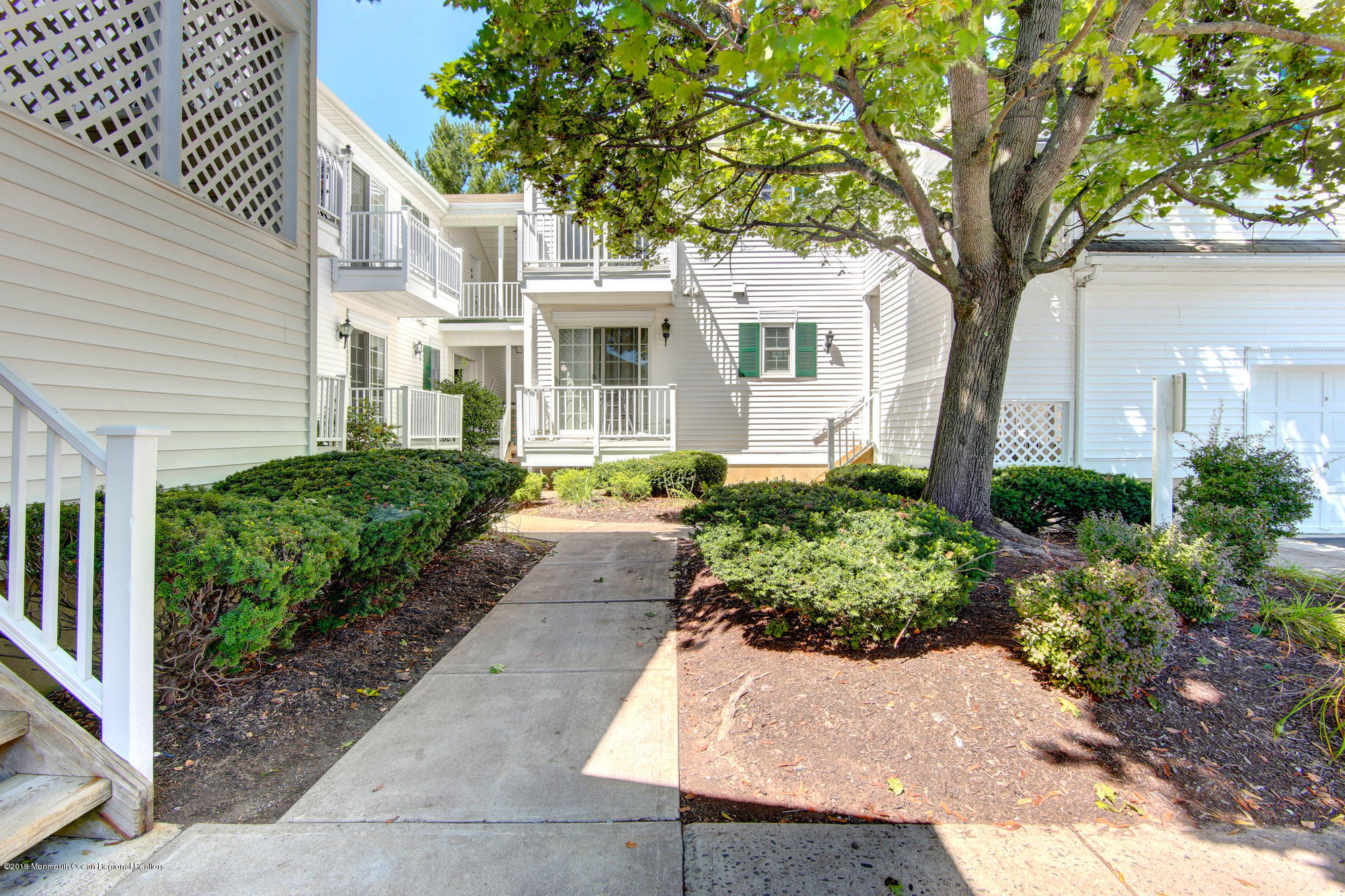 95 Alexandria Way Basking Ridge, NJ 07920 - Photo 3 of 23 IMG_8746_47_48_49_50_51_52
