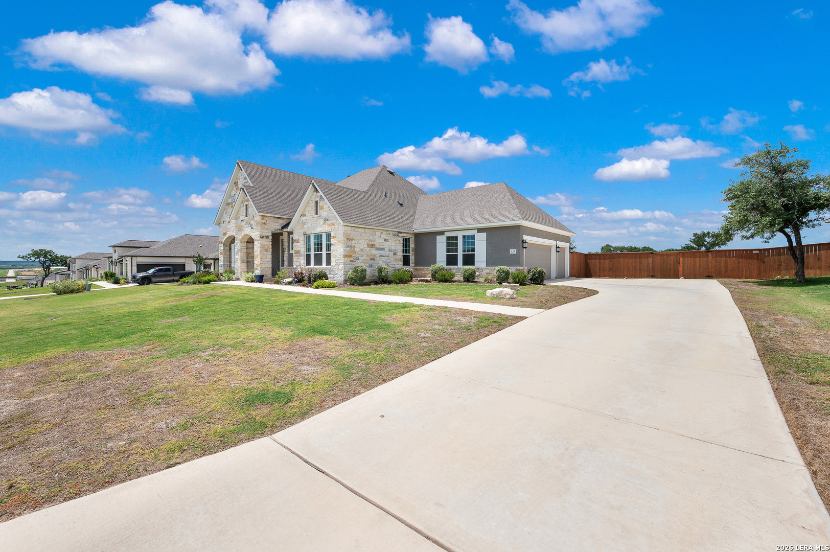 154 Violet Way Castroville, TX 78009 - Photo 3 of 35