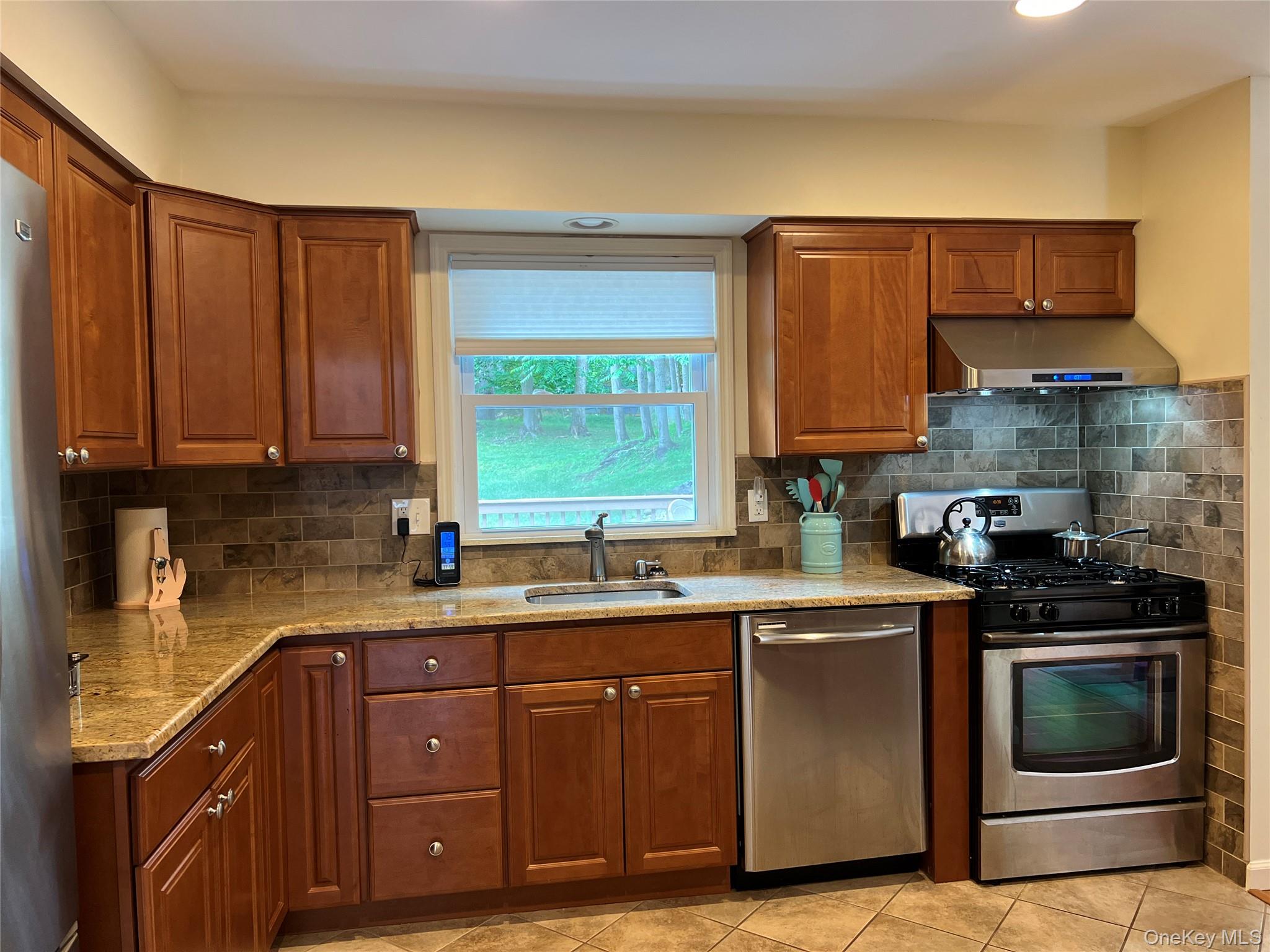 50 Raker Road Poughkeepsie, NY 12603 - Photo 8 of 36