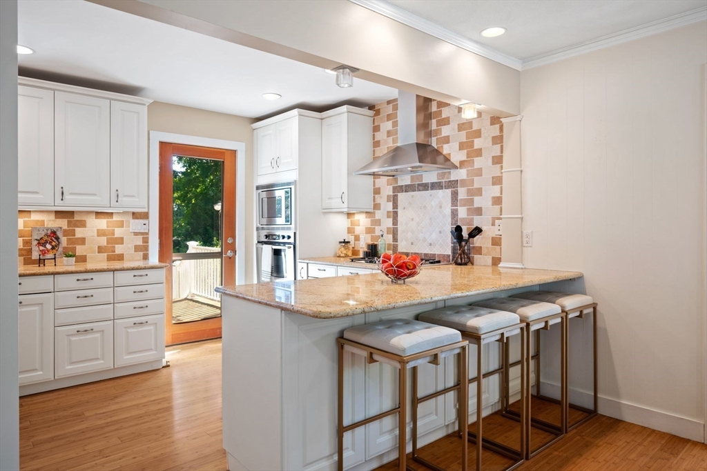 32 Pilgrim Road Marblehead, MA 01945 - Photo 7 of 38