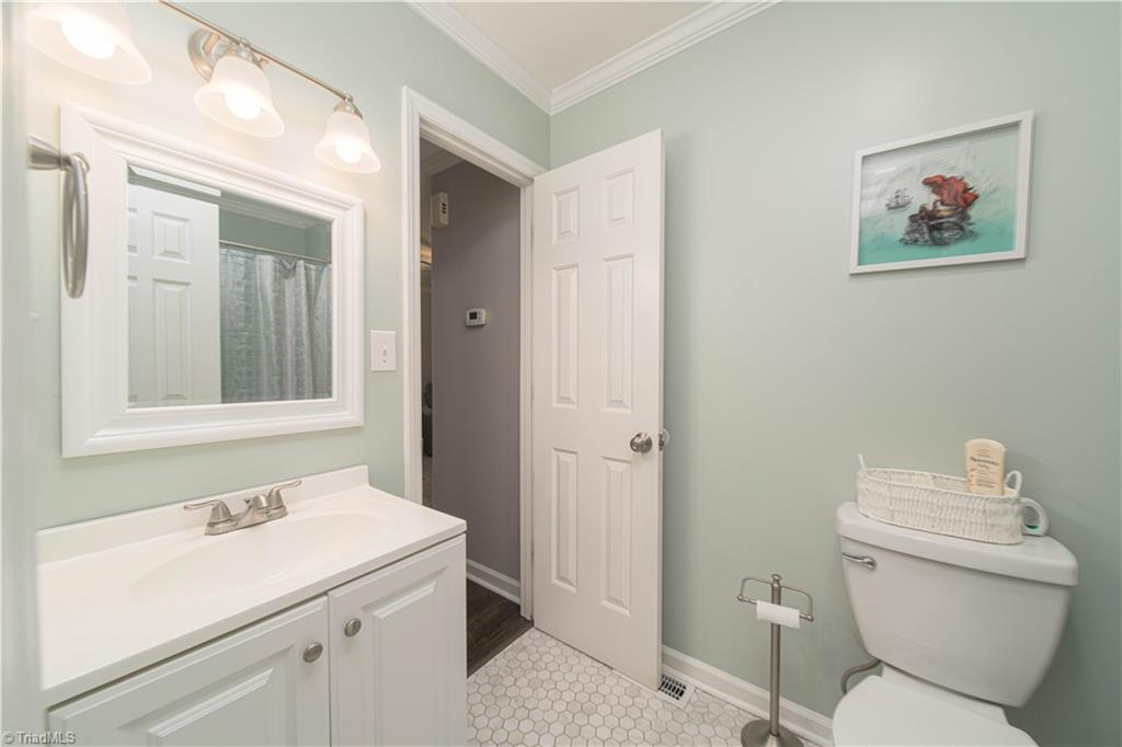 2186 Vienna Dozier Road Pfafftown, NC 27040 - Photo 21 of 24