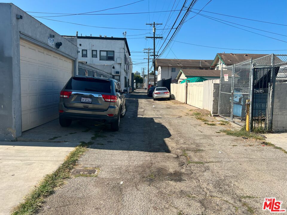 737 Lime Avenue Long Beach, CA 90813 - Photo 18 of 19 a view of parking area
