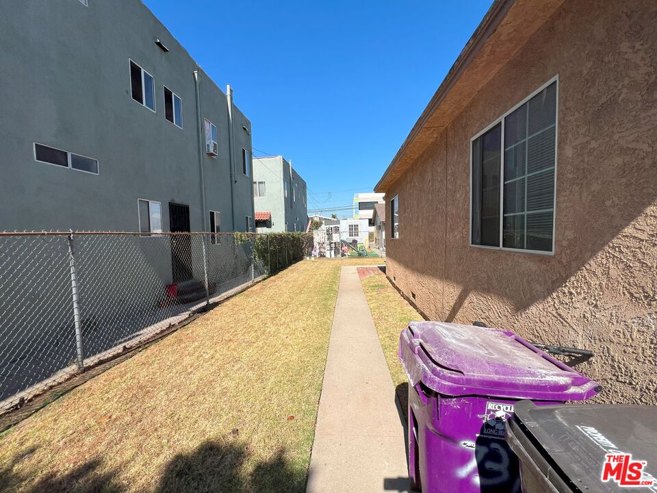 737 Lime Avenue Long Beach, CA 90813 - Photo 6 of 19 a view of a house with a backyard