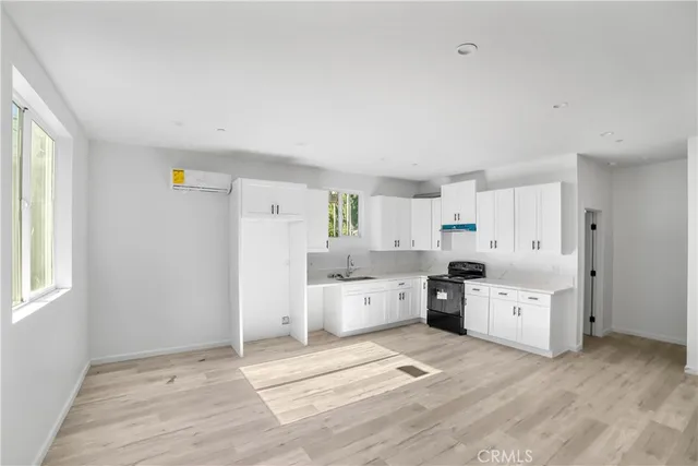 $4,100 | 20538 Enadia Way, Winnetka, CA 91306