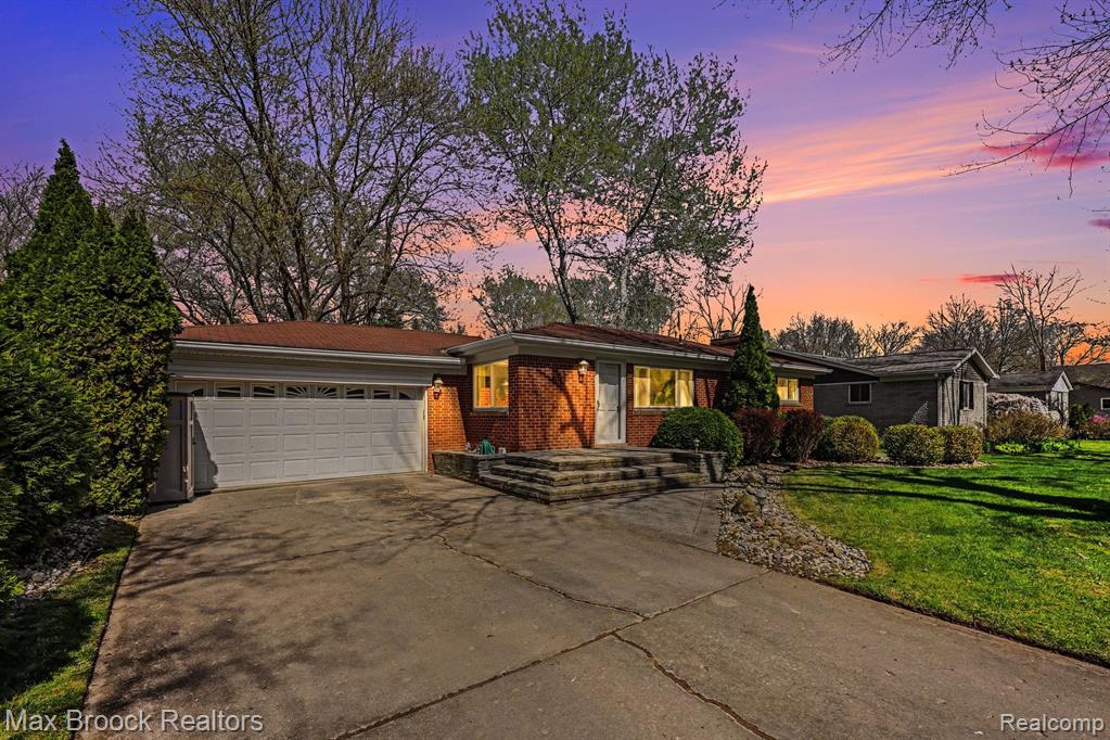 33711 Schneider Road Chesterfield, MI 48047 - Photo 1 of 33 Gallery Image 1