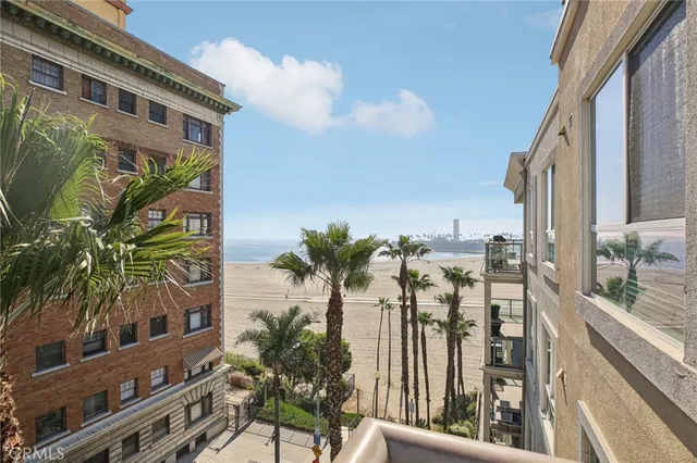 $1,200,000 | 1000-715 East Ocean Boulevard, Long Beach, CA 90802