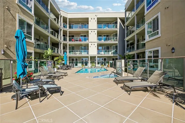 $1,200,000 | 1000-715 East Ocean Boulevard, Long Beach, CA 90802