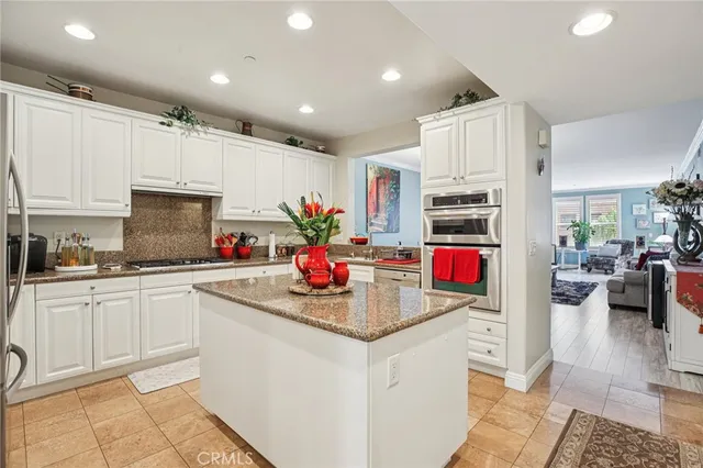 $1,200,000 | 1000-715 East Ocean Boulevard, Long Beach, CA 90802