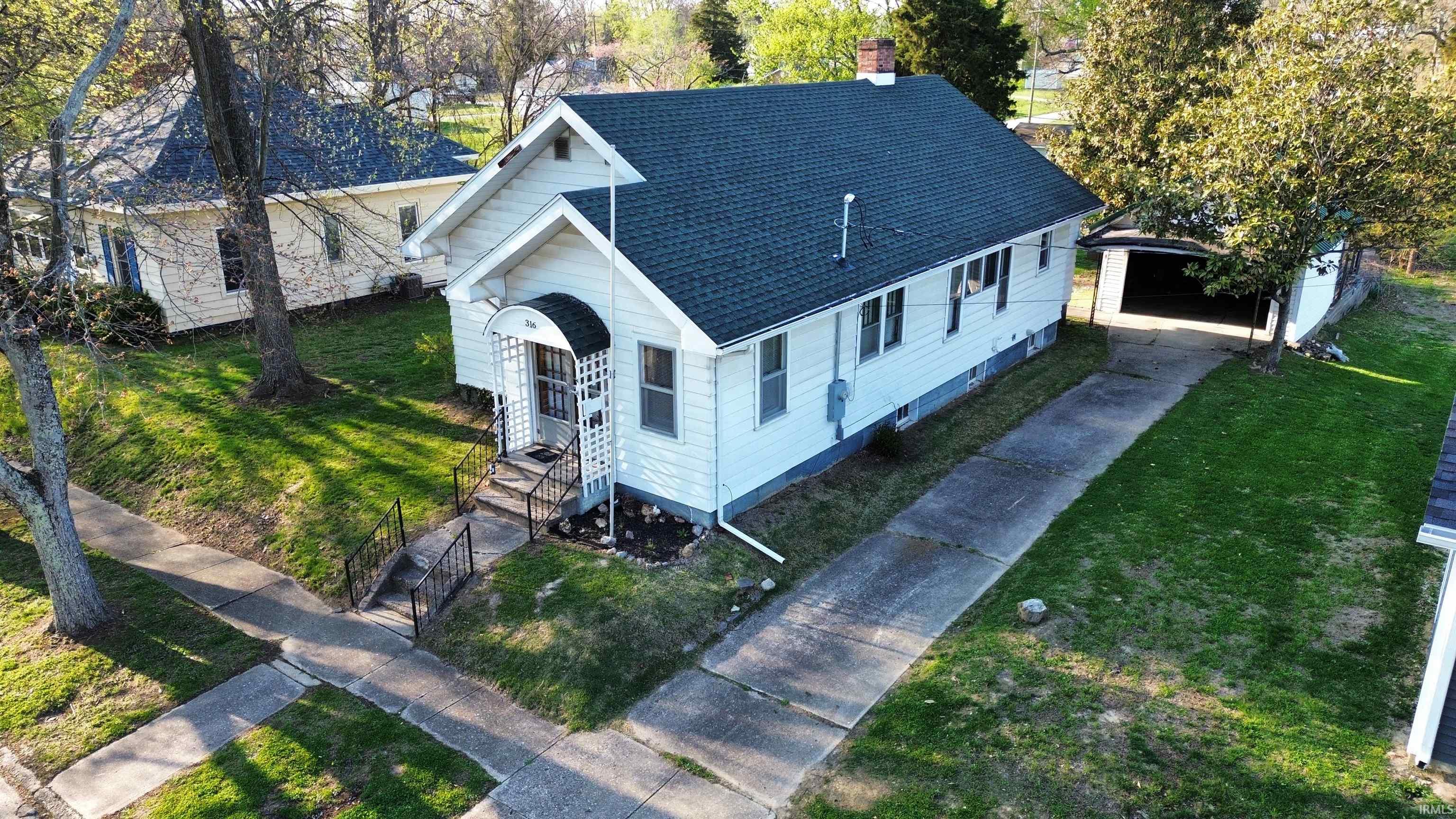 316 West 8th Street Bicknell, IN 47512 - Photo 1 of 25