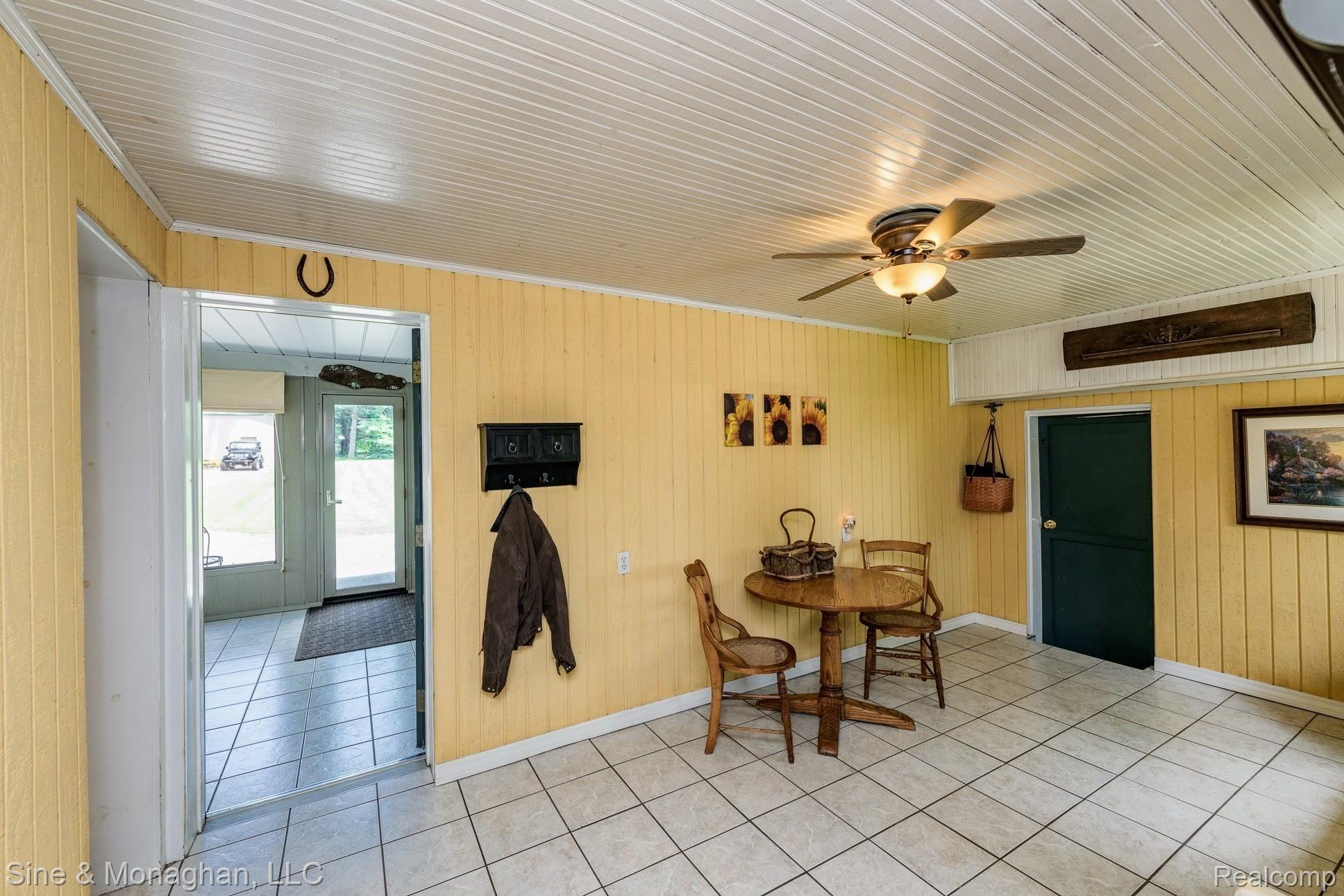 39716 Willow Road New Boston, MI 48164 - Photo 14 of 41 Light and bright