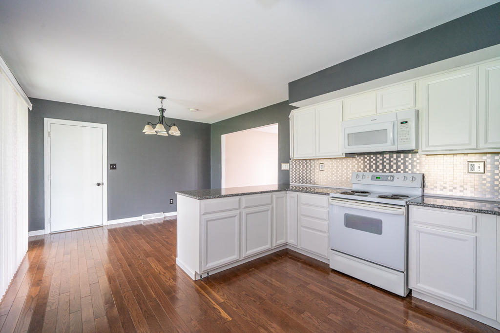 5498 Decker Road Franklin, OH 45005 - Photo 12 of 32