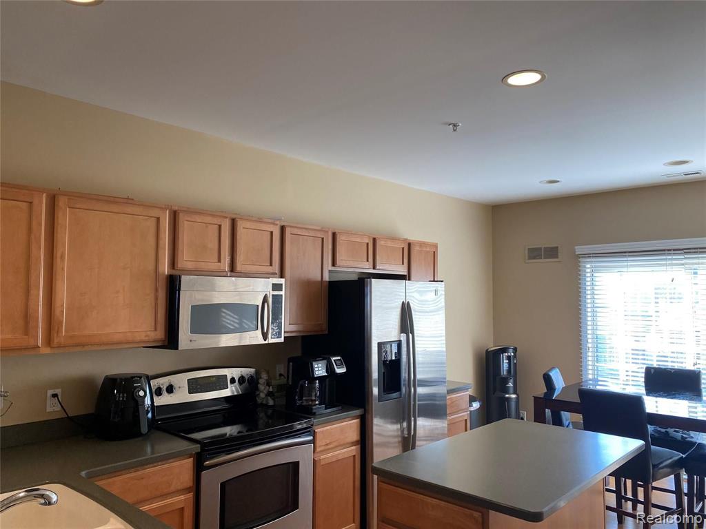 1390 Devon Lane Troy, MI 48084 - Photo 21 of 25