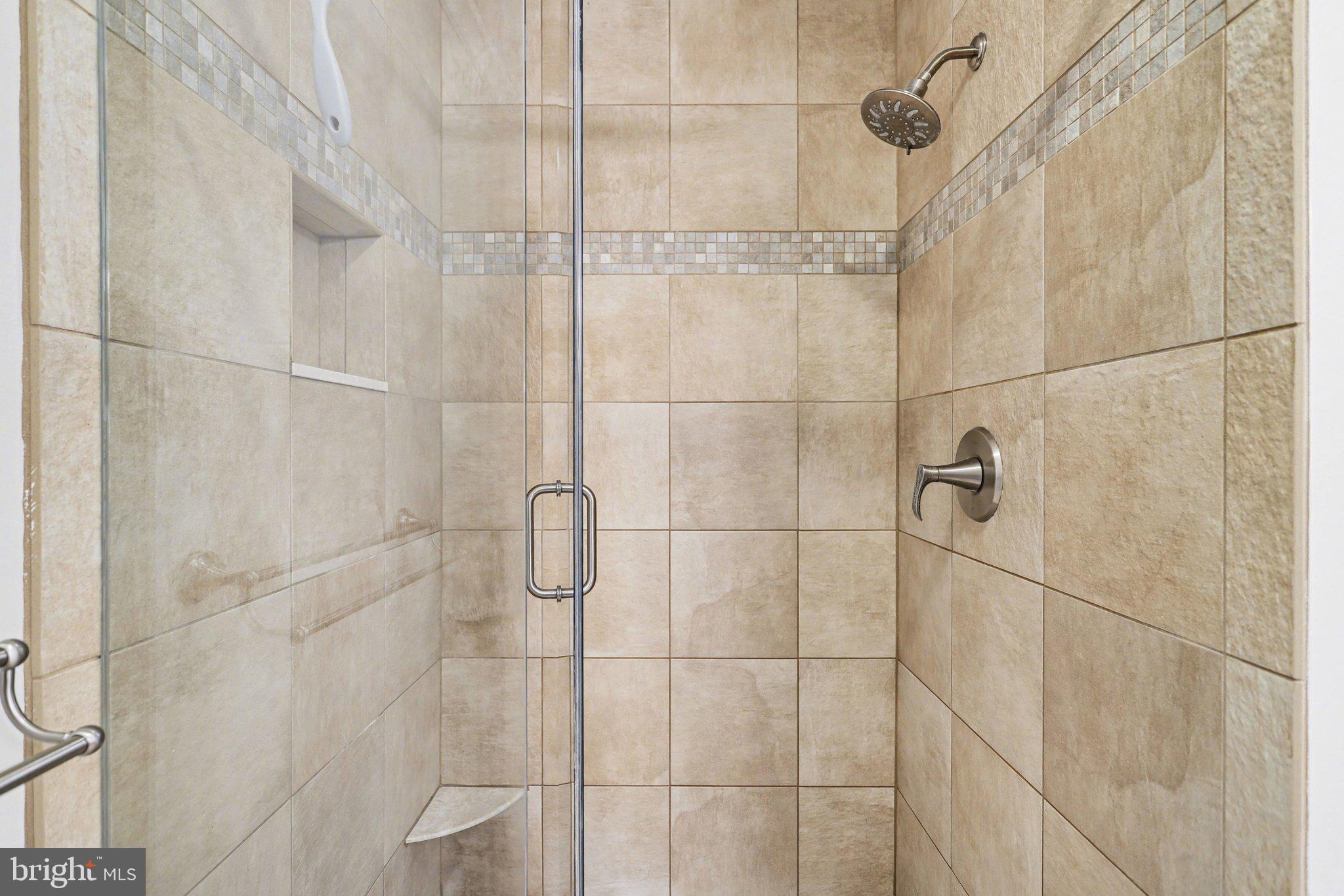 75 Longview Boulevard Gettysburg, PA 17325 - Photo 22 of 47 a bathroom with a shower