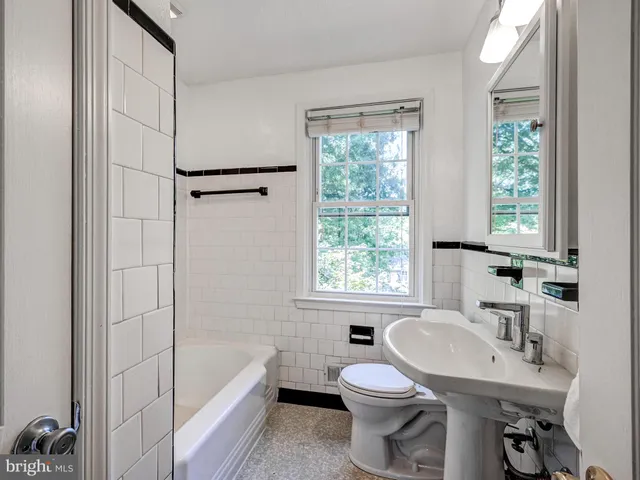 $2,750 | 111 Stanmore Road, Baltimore, MD 21212