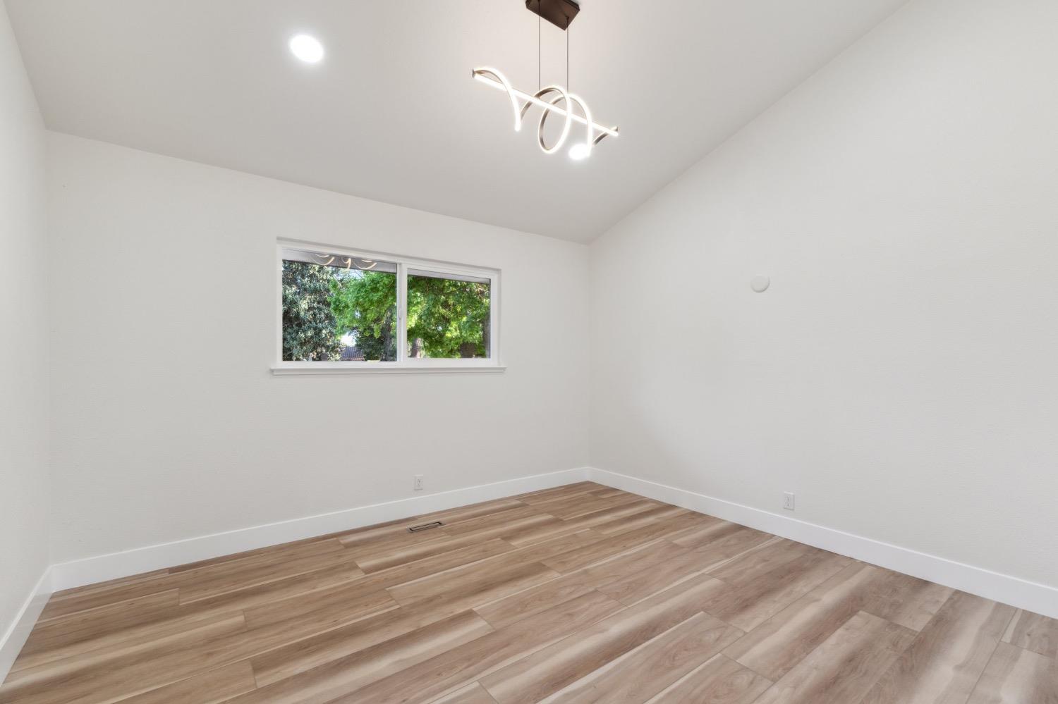 2044 West San Bruno Avenue Fresno, CA 93711 - Photo 31 of 41