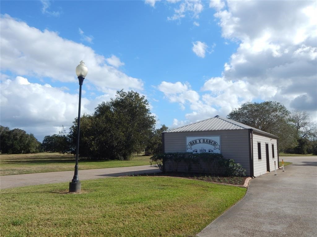 1793 Apache Angleton, TX 77515 - Photo 7 of 9