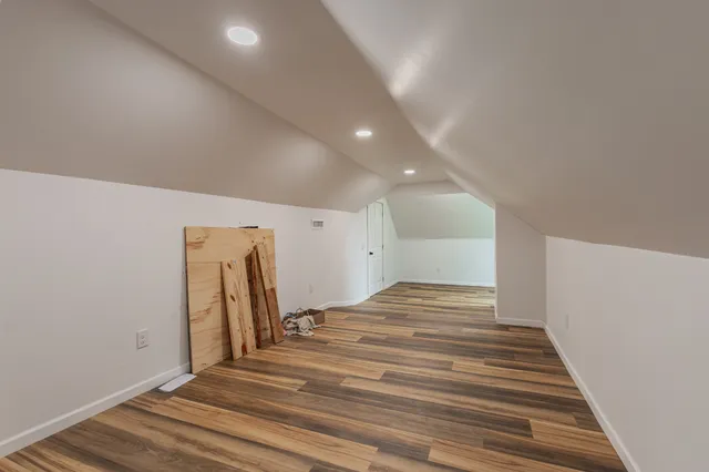 a view of entryway with a window