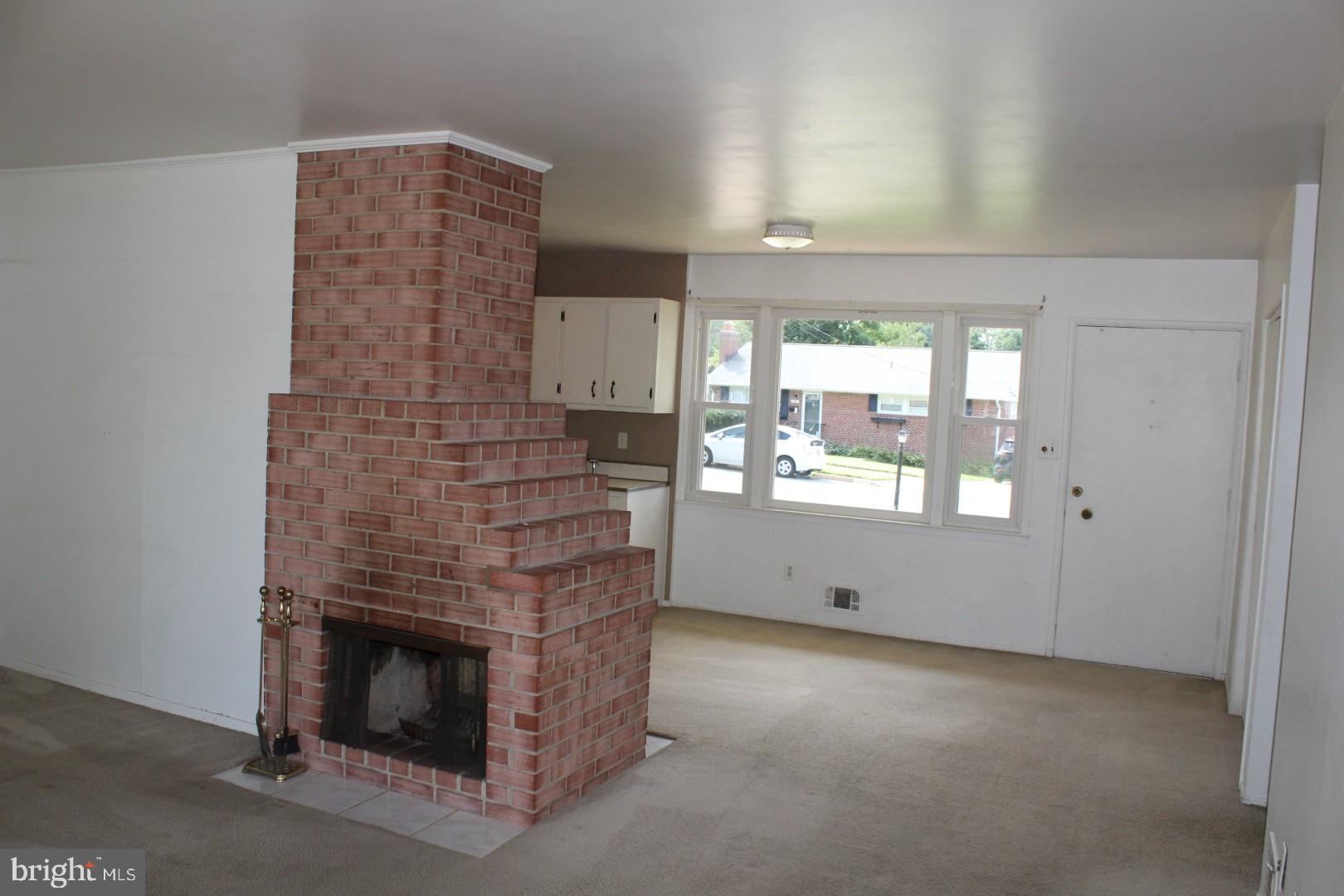 5233 Oldcastle Lane Springfield, VA 22151 - Photo 5 of 11 Gallery Image 5