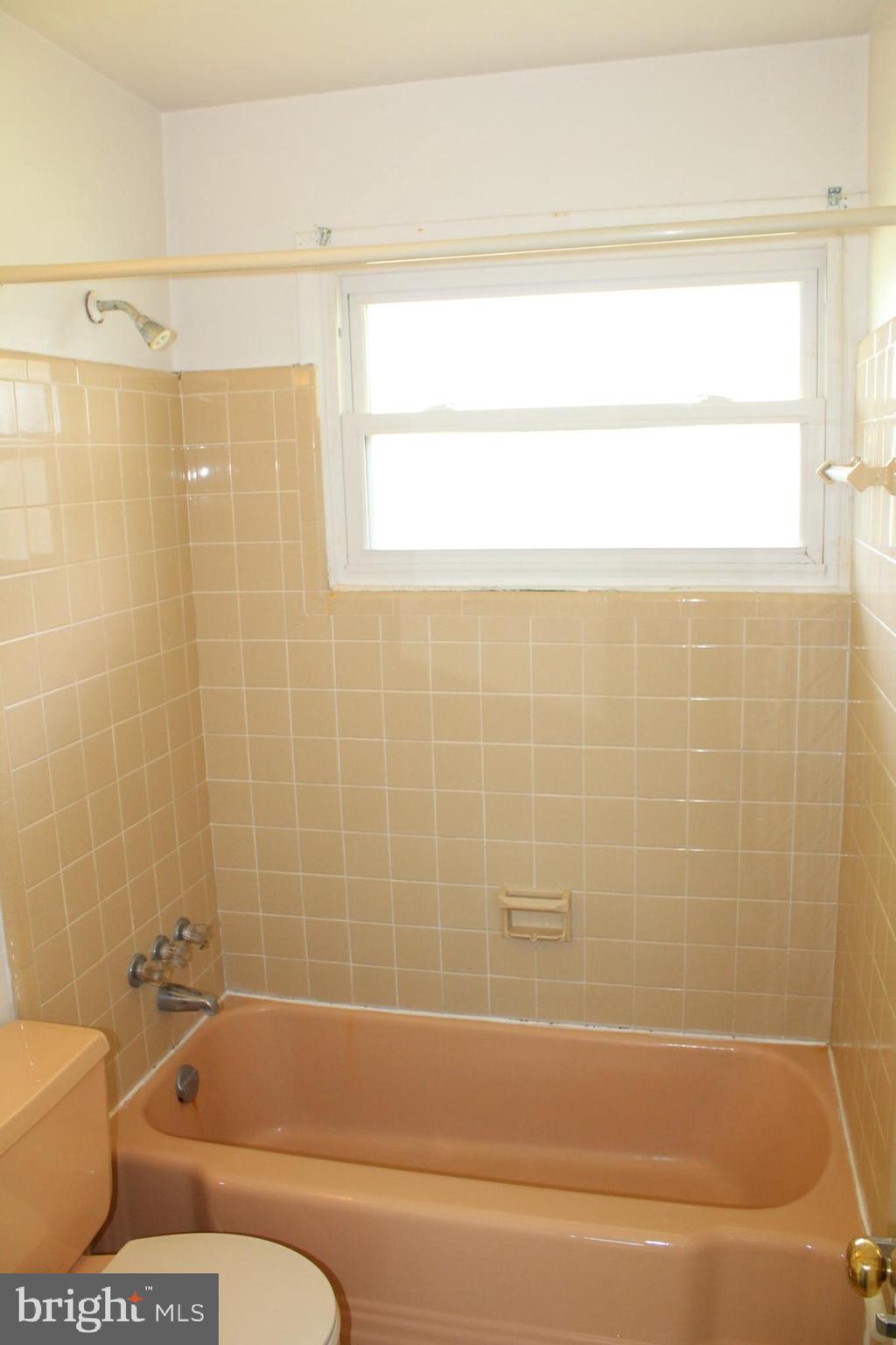 5233 Oldcastle Lane Springfield, VA 22151 - Photo 6 of 11 Gallery Image 6