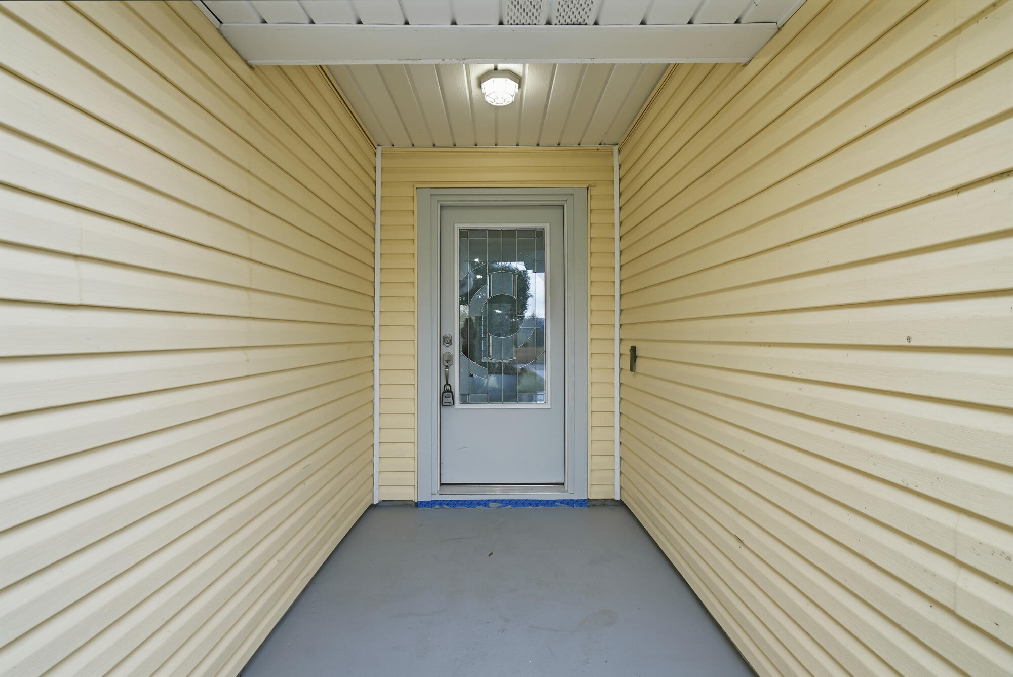 1434 Santa Anita Drive Lynn Haven, FL 32444 - Photo 6 of 38 a view of a hallway