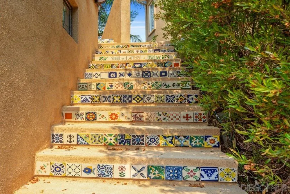 2775 Ridgegate Row La Jolla, CA 92037 - Photo 35 of 59 a black and white photo of a building